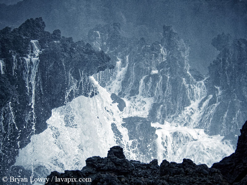 _BL_7036_7-16-22_DXO-DeNoiseAI-denoise.jpg :: Huge waves, Godzilla & a baby, End of the world, Kailua Kona, Big Island of Hawaii