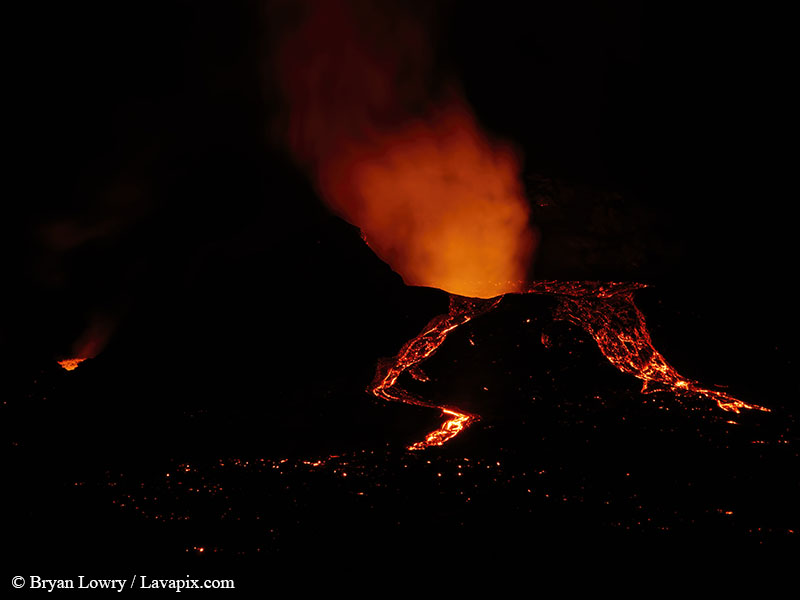 _BL_9048 - 32625 GH5.jpg :: The white-tailed tropicbird, also known as Koa?'e kea in Hawaiian, is a seabird that breeds on tropical islands and lives in the crater walls of Kilauea volcanoes' Halemaumau Vent.
Adults have a 3' wingspan.
Episode 15 eruption Lava fountain, Kilauea volcano, Hawaii Volcanoes National Park, The Big Island of Hawaii. 3-26-25