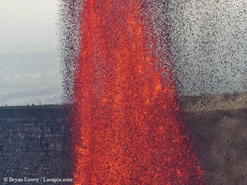 _BL_9325 - 32625 GH5.jpg :: The white-tailed tropicbird, also known as Koa?'e kea in Hawaiian, is a seabird that breeds on tropical islands and lives in the crater walls of Kilauea volcanoes' Halemaumau Vent.
Adults have a 3' wingspan.
Episode 15 eruption Lava fountain, Kilauea volcano, Hawaii Volcanoes National Park, The Big Island of Hawaii. 3-26-25