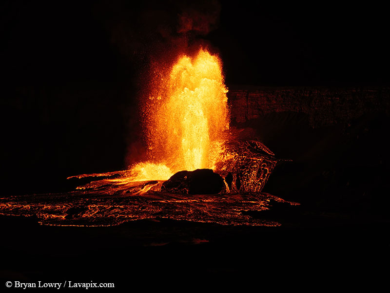 _BL_9386_6425 GH5-DeNoiseAI-standard.jpg :: Episode 24 eruption, Lava fountain, Kilauea volcano, Hawaii Volcanoes National Park, The Big Island of Hawaii. 6-4-2025 