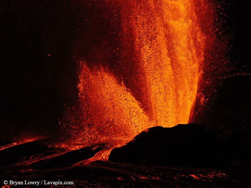 _BL_9470_6425 GH5-DeNoiseAI-standard.jpg :: Episode 24 eruption, Lava fountain, Kilauea volcano, Hawaii Volcanoes National Park, The Big Island of Hawaii. 6-4-2025 
