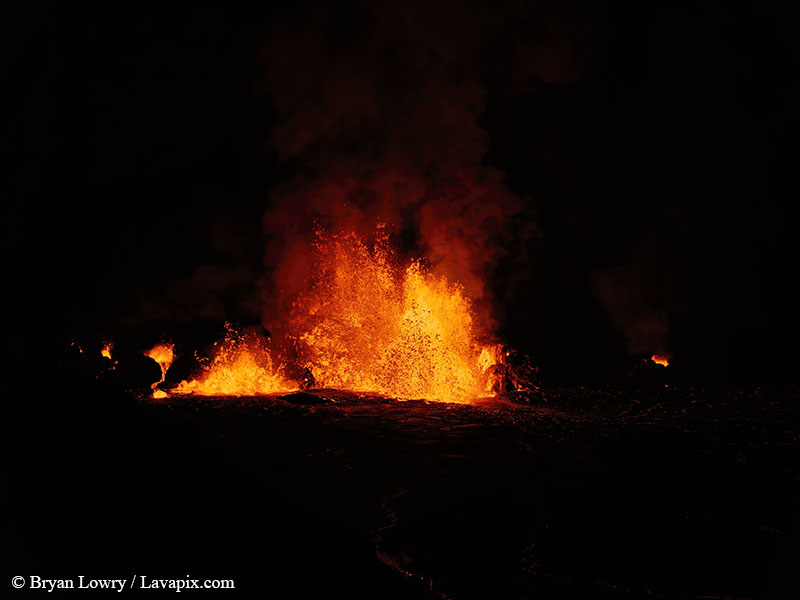 122524-7149.jpg :: Lava fountain, Kilauea volcano, Hawaii Volcanoes National Park, The Big Island of Hawaii 12-25-24