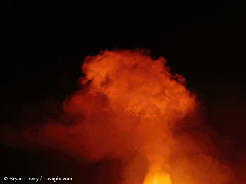 122524-7185.jpg :: Lava fountain, Kilauea volcano, Hawaii Volcanoes National Park, The Big Island of Hawaii 12-25-24