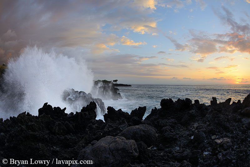494-1225139811xx.jpg :: Sunset and waves, End of the world, End of Ali'i Dr, Kailua Kona, The Big Island of Hawaii