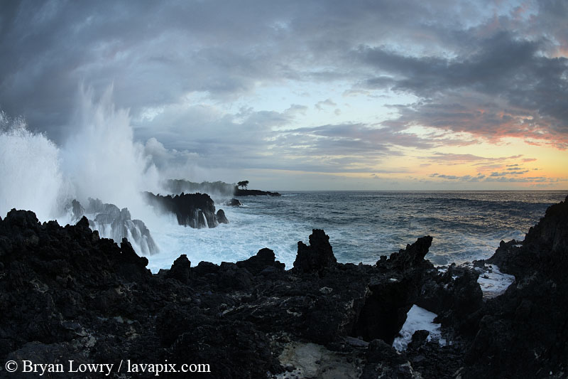 495-1225139826.jpg :: Sunset and waves, End of the world, End of Ali'i Dr, Kailua Kona, The Big Island of Hawaii
