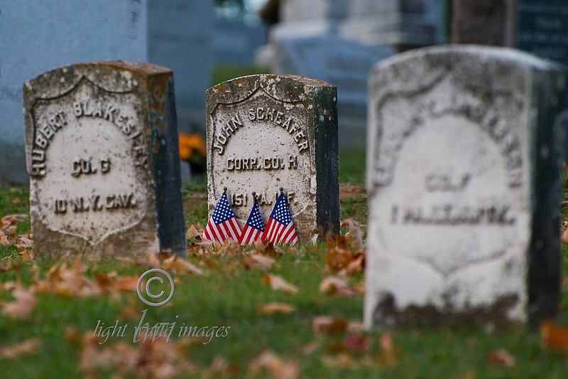 3 Flags Headstone.jpg