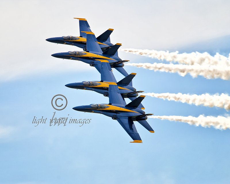 Blue Angels Diamond Smoke.jpg :: Blue Angles Close Formation with Smoke