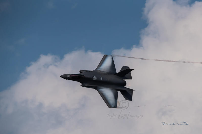 F-35 Wing Vapor.jpg