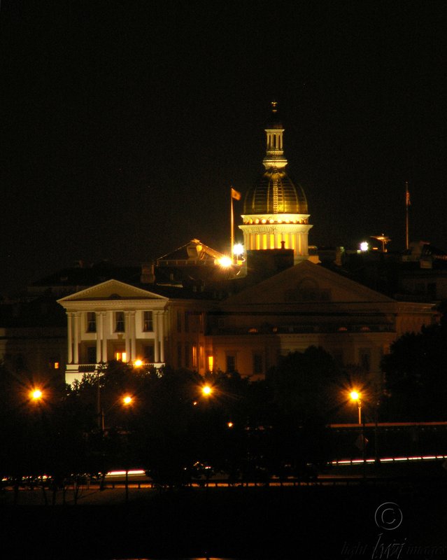 Trenton Capitol Dome at Night.jpg
