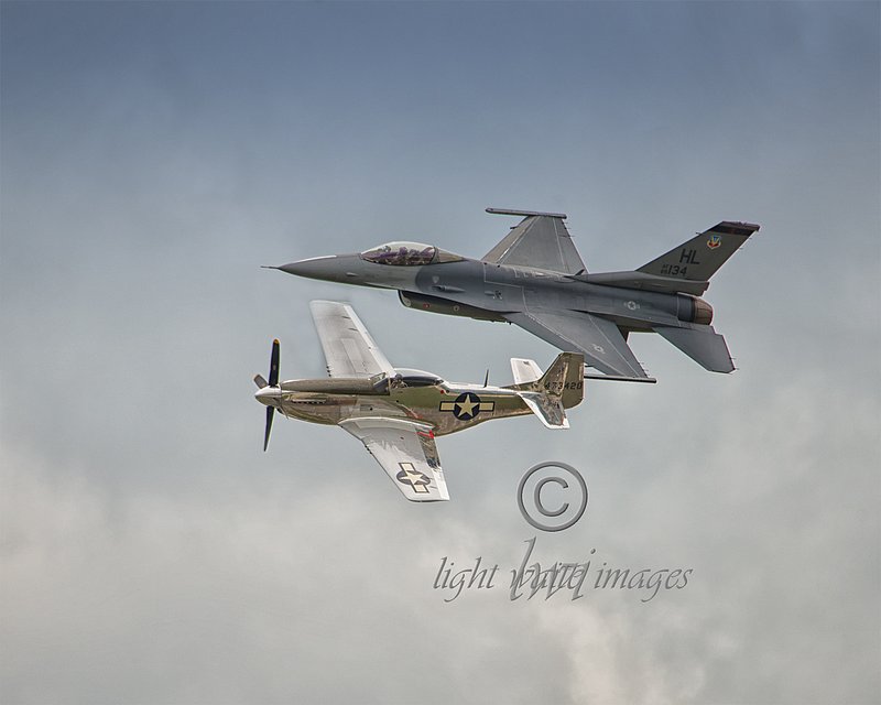 F-16  P-51 Heritage Flight.jpg :: F-16  P-51 Heritage Flight