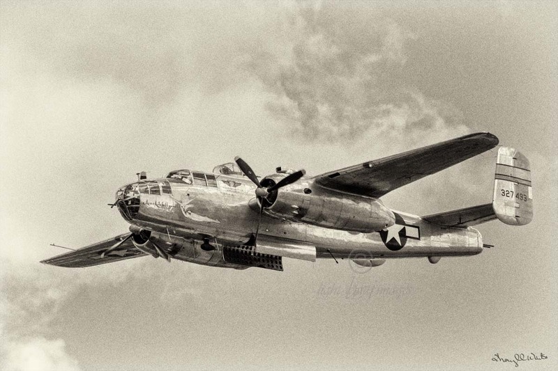 B-25 Miss Mitchell BW.jpg :: B-25 Miss Mitchell B&W