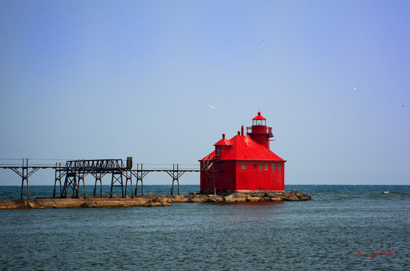 Sturgeon Bay Ship Canal Pierhead Lighthouse.jpg :: Sturgeon Bay Ship Canal Pierhead Lighthouse