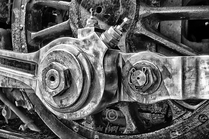 Train Axle BW.jpg