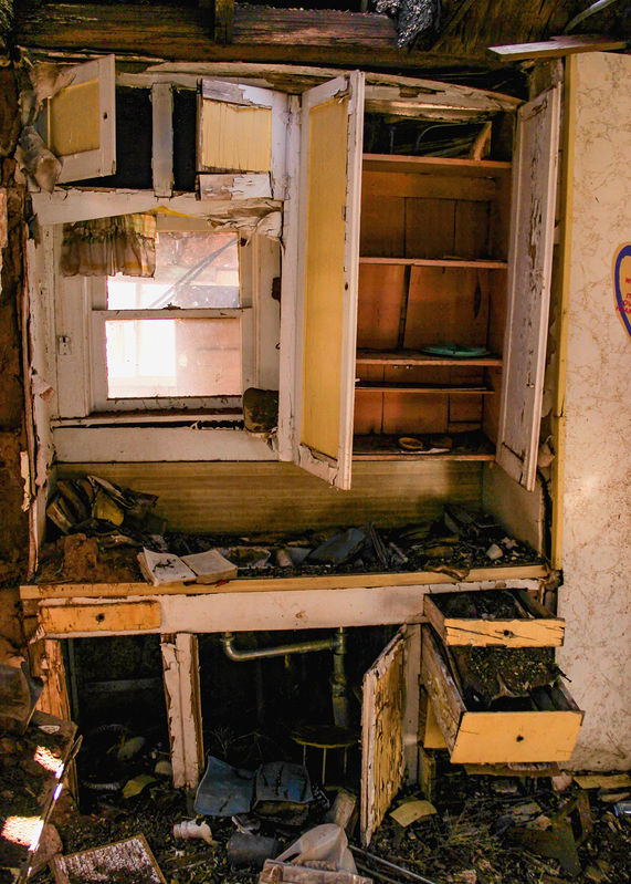 abandoned-hutch_4505-57.jpg