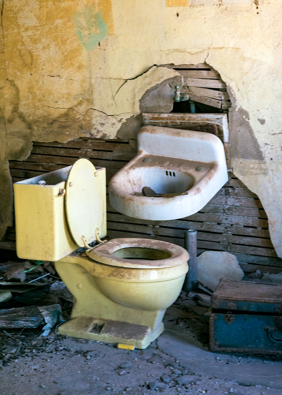 abandoned-sink_8886-75.jpg