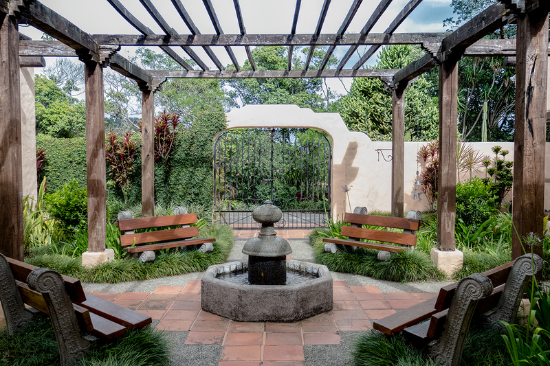 mi-kiva-courtyard_5886-64(1).jpg