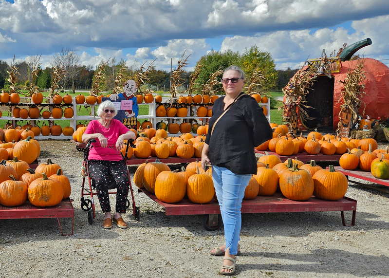 mia pumpkins_133810.jpg