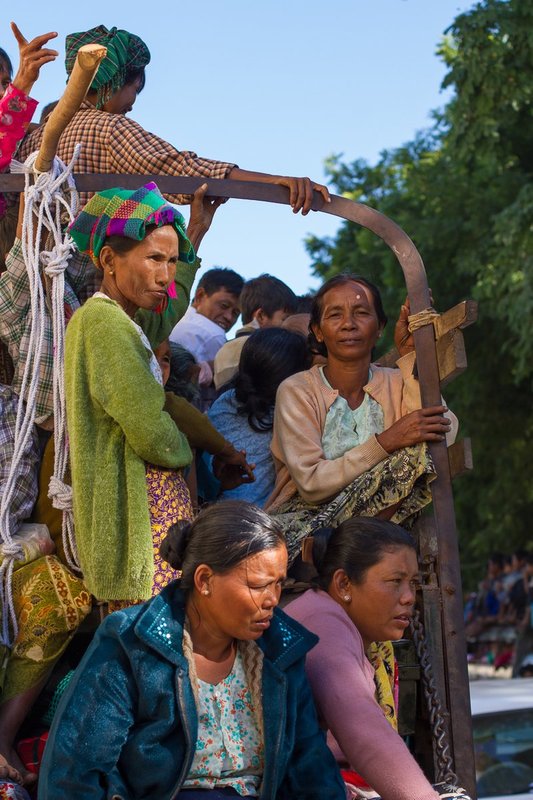 20121128BaganFullMoonFestival-99621.jpg