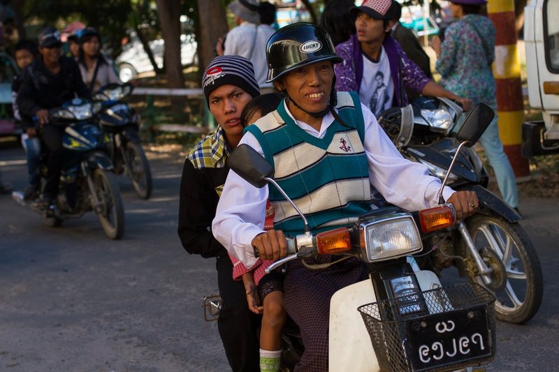 20121128BaganFullMoonFestival-99641.jpg