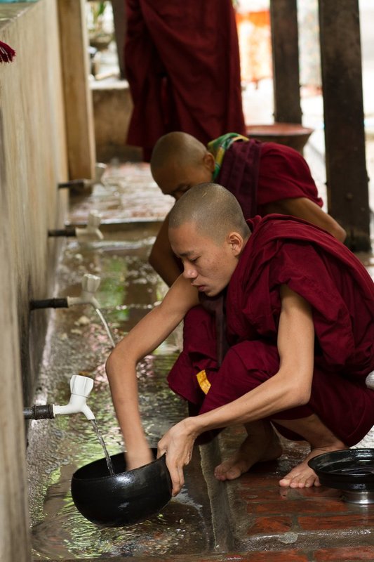 20121130MandalayMonastery-9842.jpg