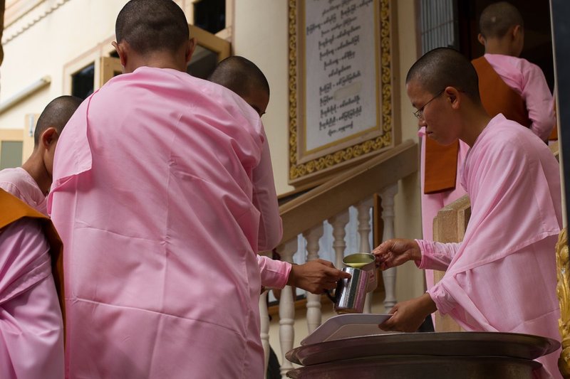 20121201MandalayNunnery-1420.jpg