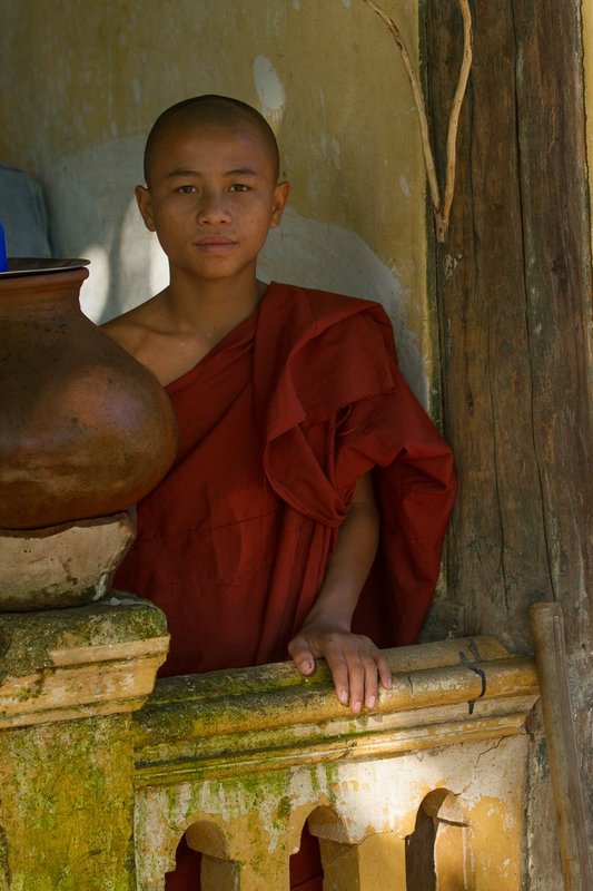 20121202Mingun Monastery-2381.jpg