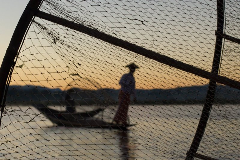 20121204InlayLakeFishermenSunrise-2960.jpg