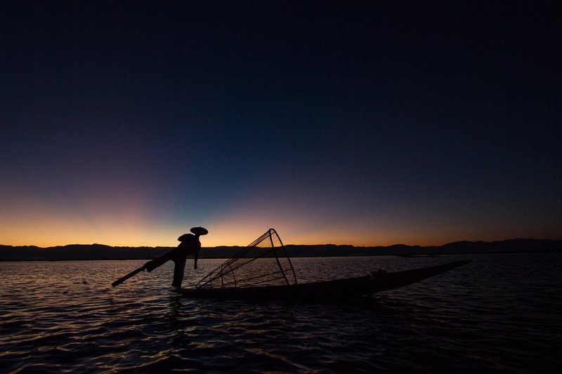 20121205InlayLakeFishermenSunset-4364.jpg