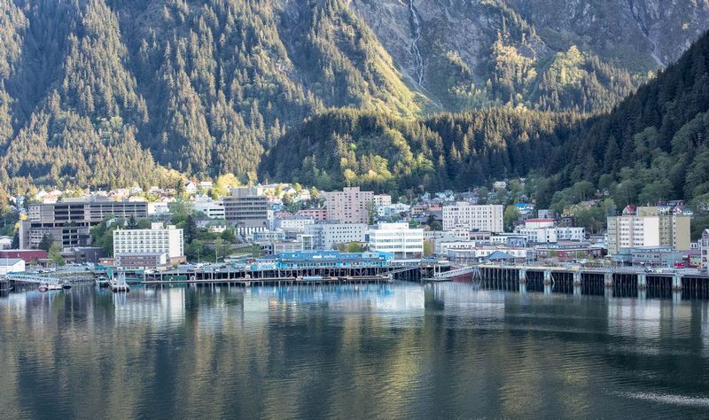 Port of Juneau.jpg :: Entering the port at Juneau