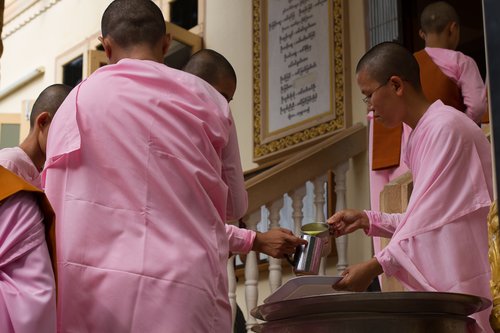 20121201MandalayNunnery-1420.jpg