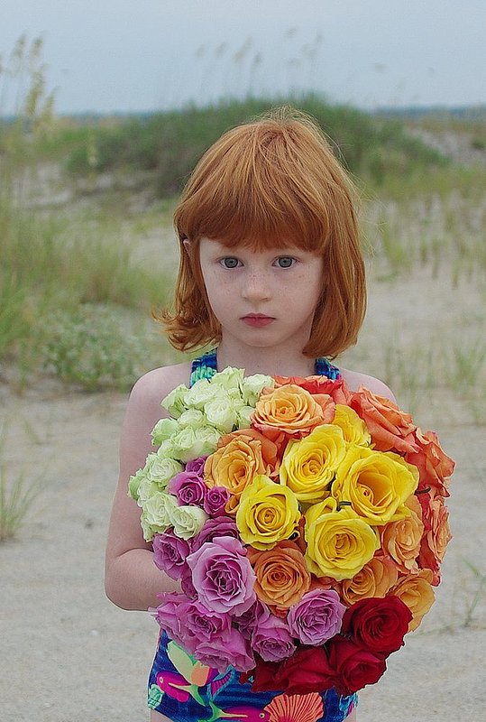 Beachball bouquet and the girl in the dunes.jpg