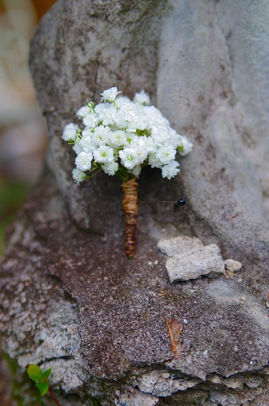 Late August Groomsmans Boutonniere.jpg