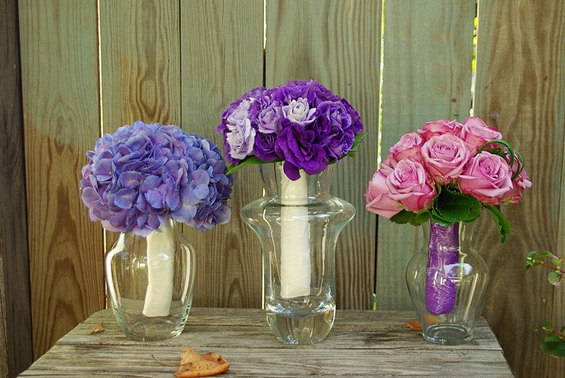 Mixed bridesmaids bouquets for a Spring wedding.jpg