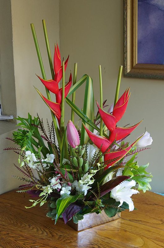 Tropical centerpiece.jpg