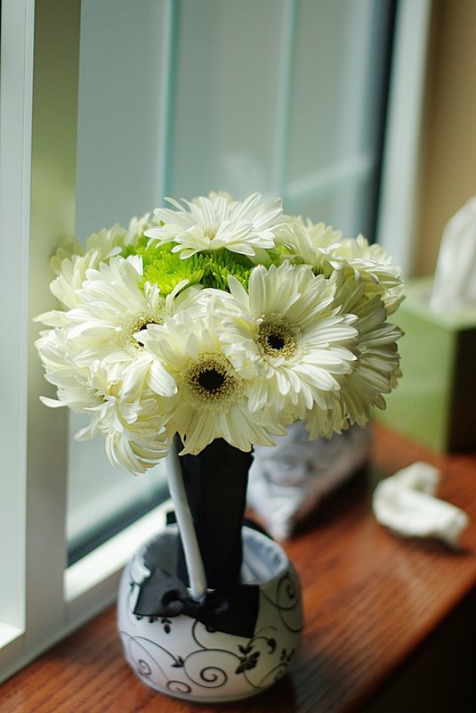 White and green bouquet.jpg