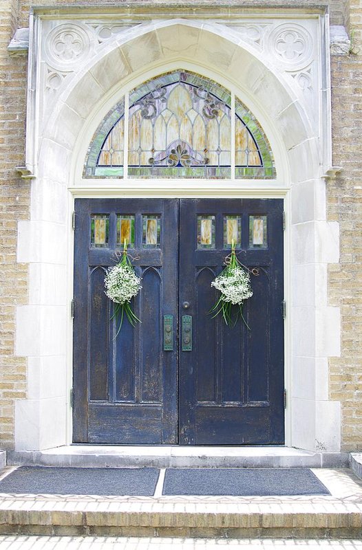 Wreaths on front doors at Congregationl Church of Southern Pines.jpg