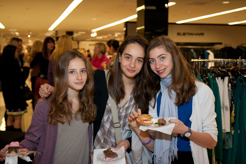 2011 Fashion Show-7687.jpg