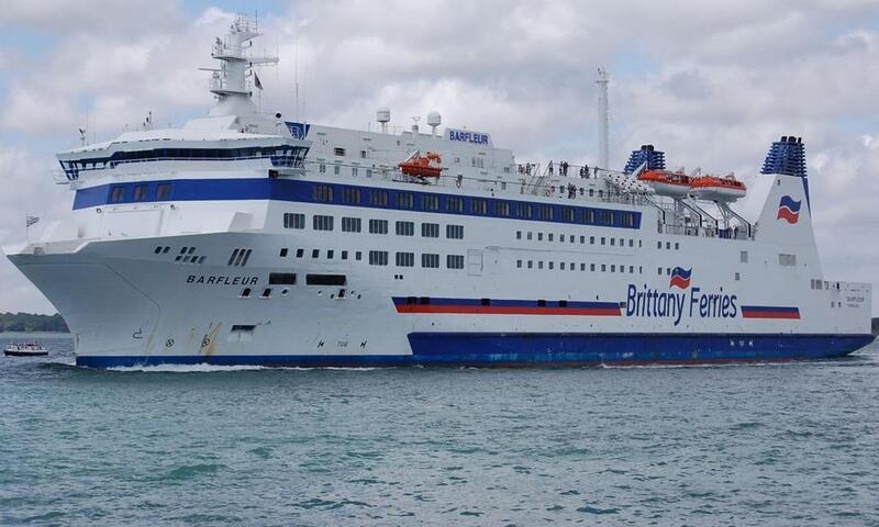 Barfleur ferry.jpg