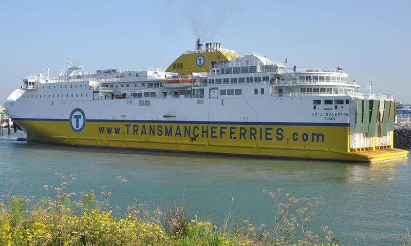 Cote DAlbatre ferry.jpg