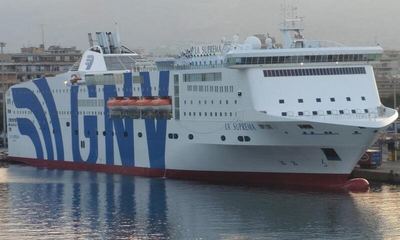 GNV La Suprema ferry.jpg