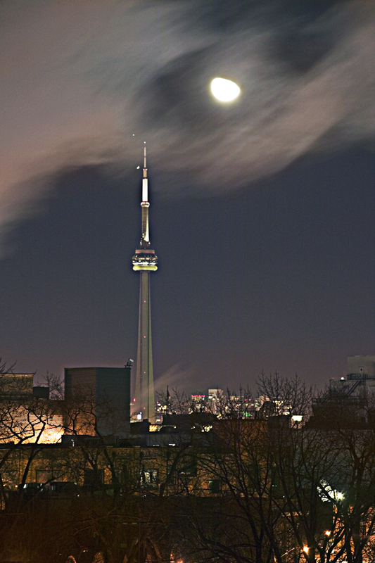 Venus Jupiter cn tower.jpg