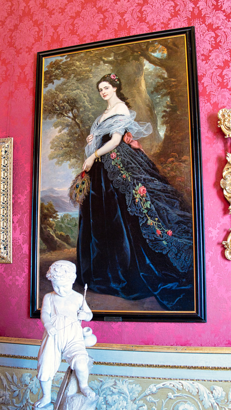 Pallazzo Pitti mystery woman.jpg