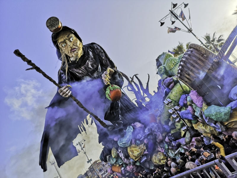 Polution float2.jpg :: rhdr