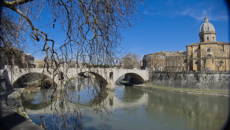 Ponte San Angelo Rome.jpg