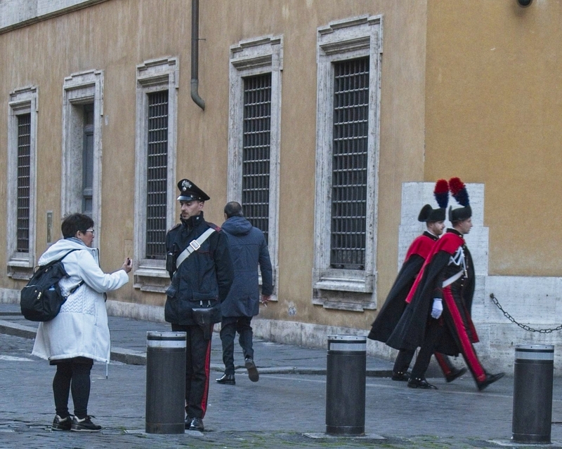 Tourist Rome.jpg
