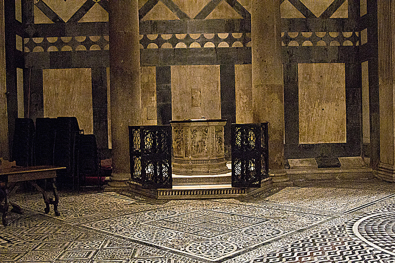 _MG_4699 copy.jpg :: Altar and Mosaic floor