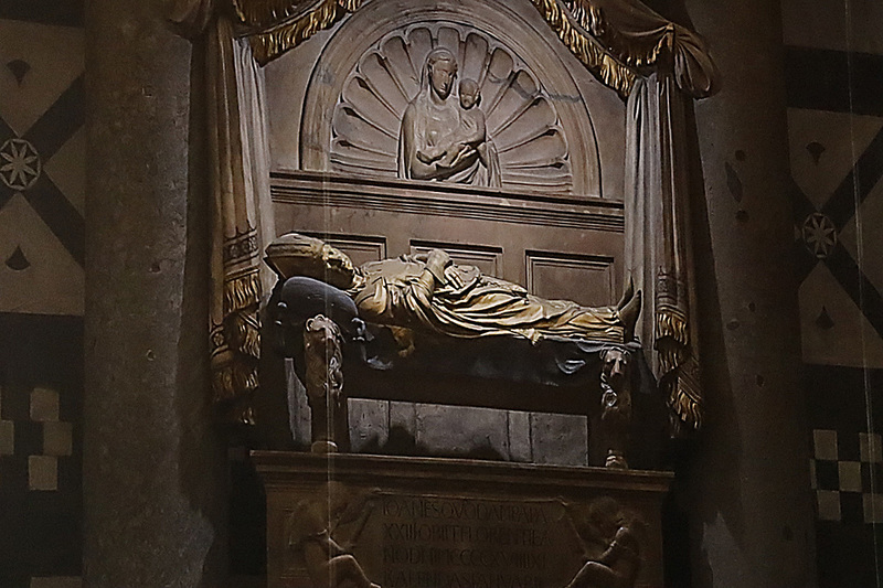 _MG_4706 copy.jpg :: Donatello and Michelozzo     The tomb of Baldassarre Cosa