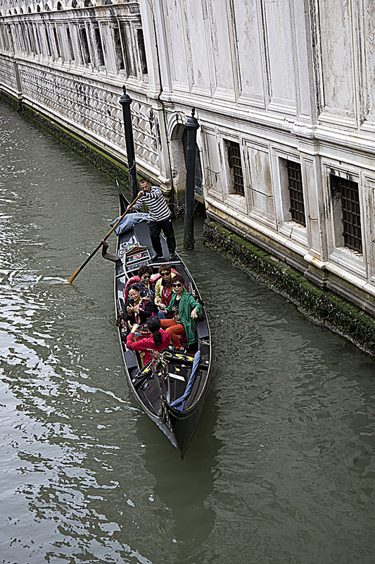 _MG_5434 copy.jpg :: Very full gondola 