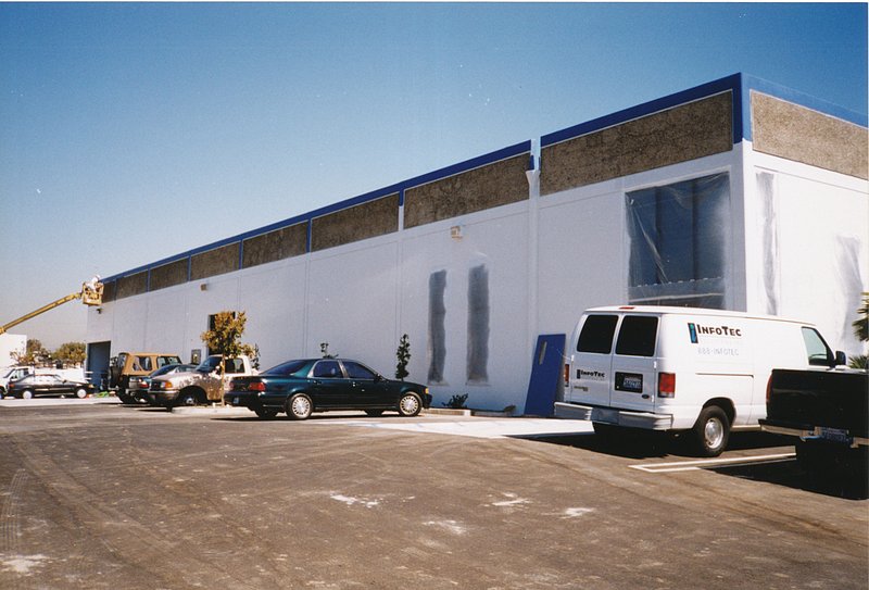 Irvine commercial paint job 5.jpg :: Extensive preparation and paint