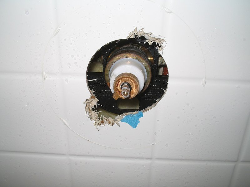 Shower valve leak 5.jpg :: Pinhole leak behind shower valve.